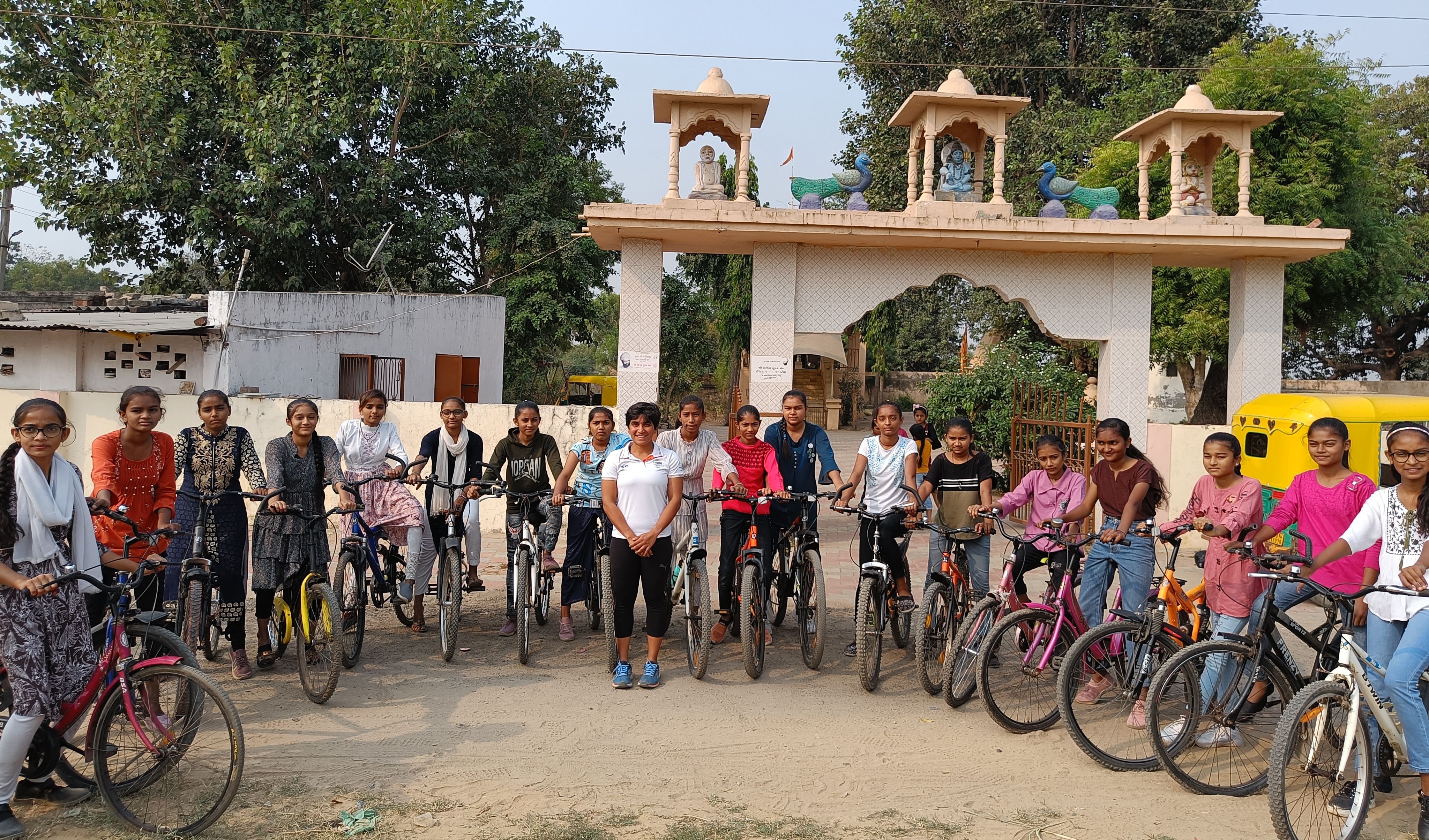 Cycling store for girls